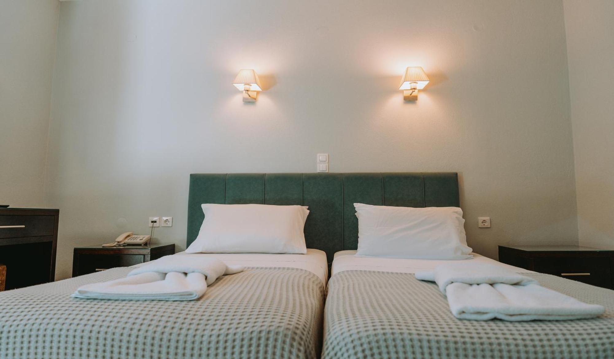 Karavostasi Beach Hotel Perdika  Extérieur photo