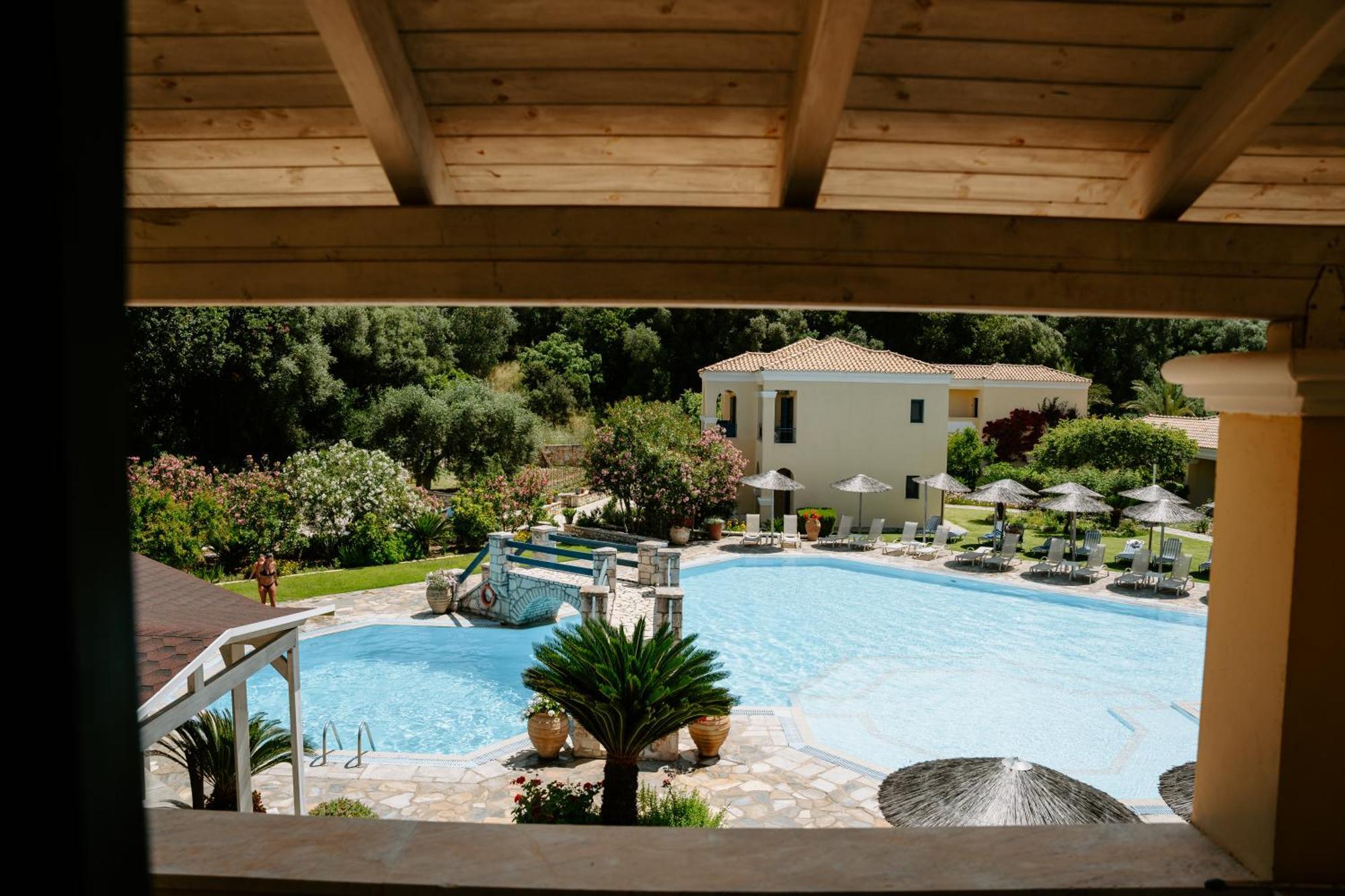 Karavostasi Beach Hotel Perdika  Extérieur photo