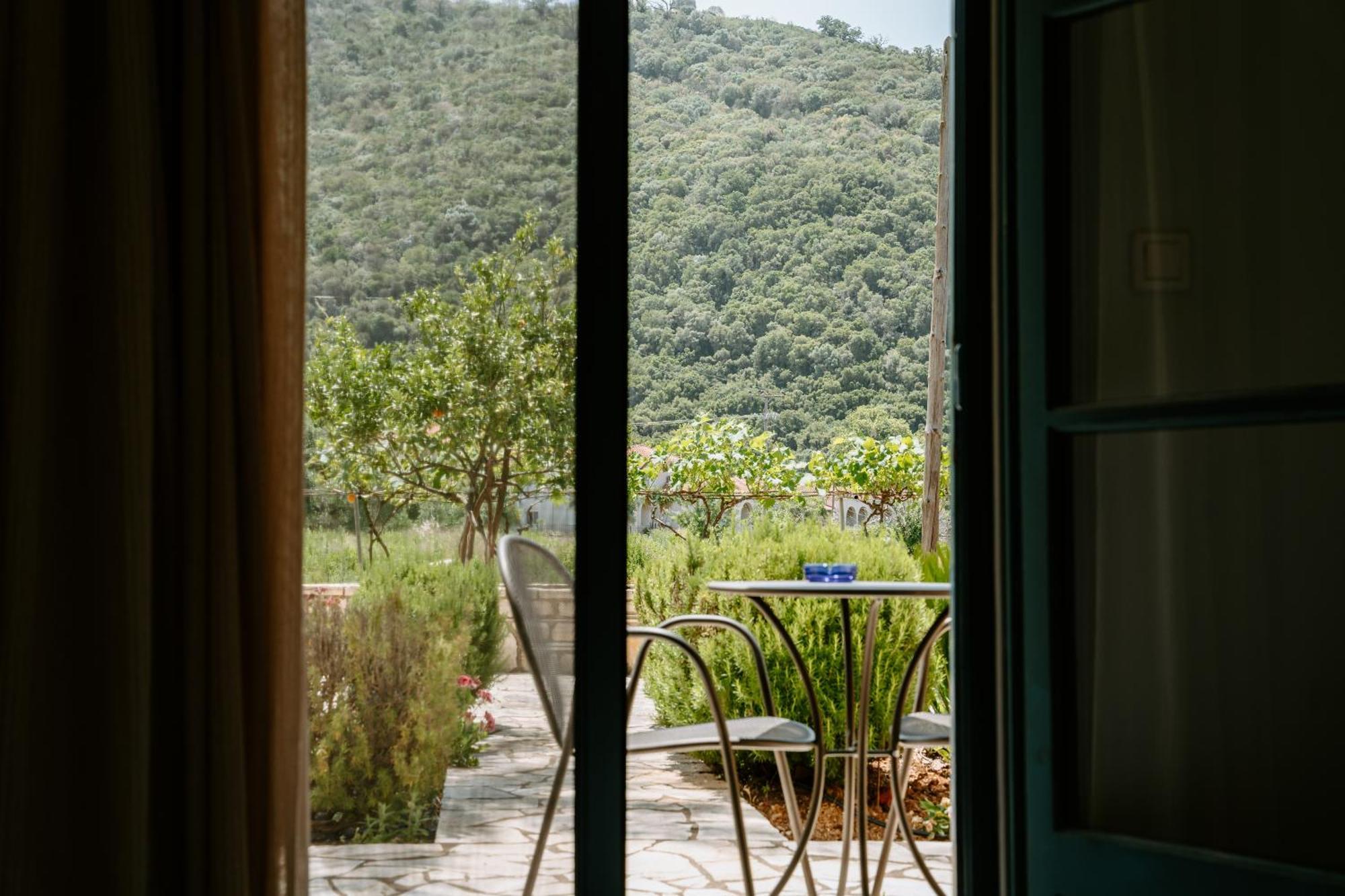 Karavostasi Beach Hotel Perdika  Extérieur photo
