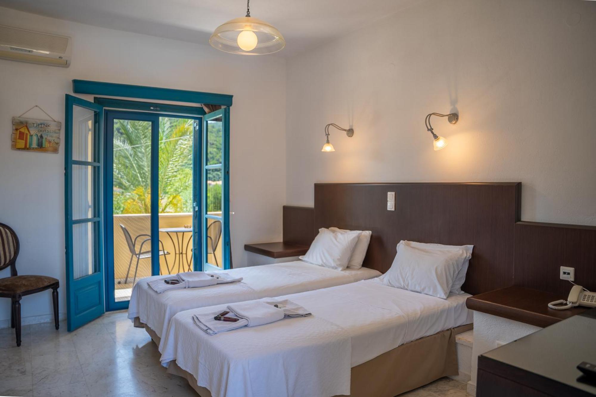 Karavostasi Beach Hotel Perdika  Extérieur photo