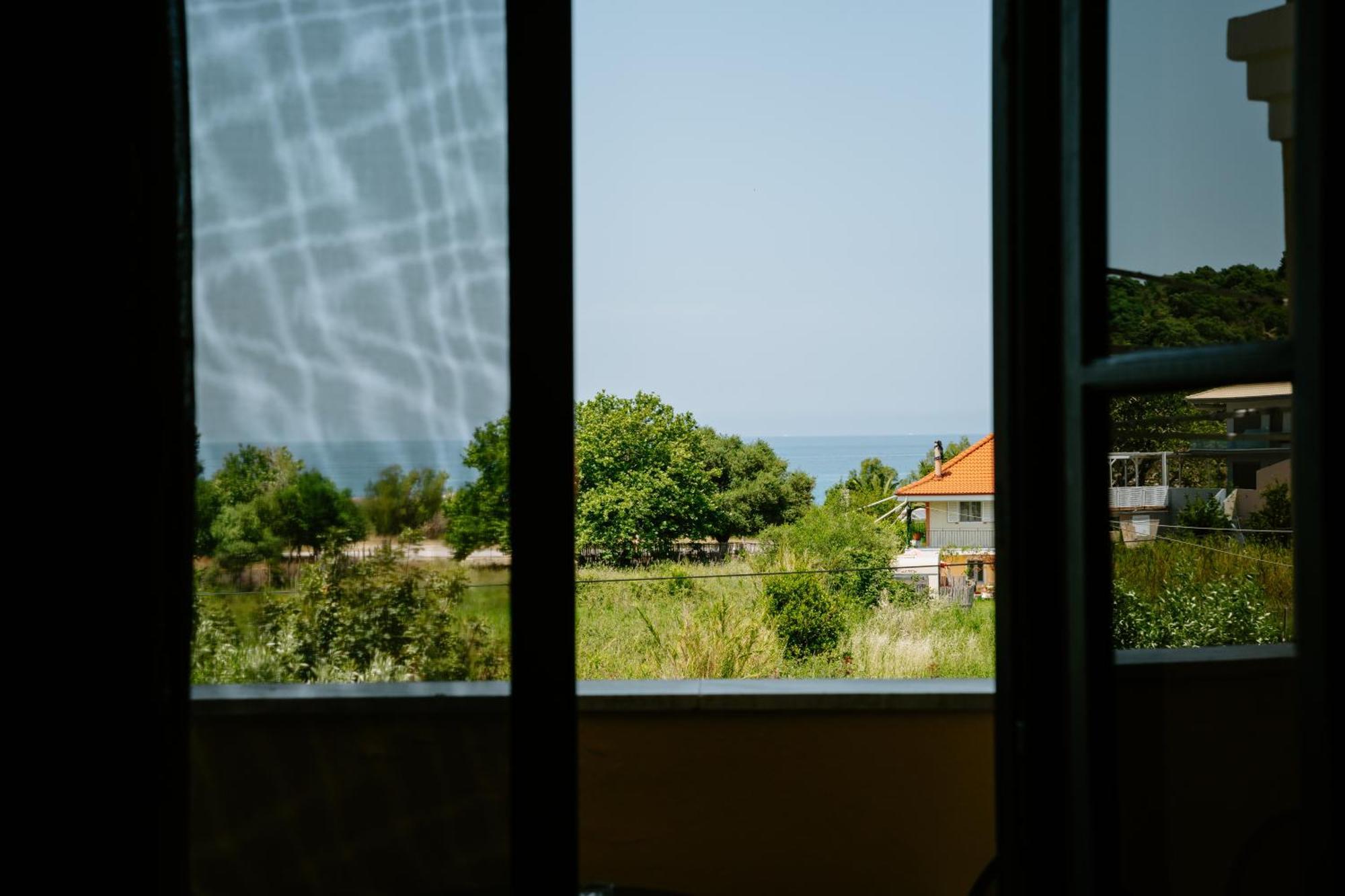 Karavostasi Beach Hotel Perdika  Extérieur photo
