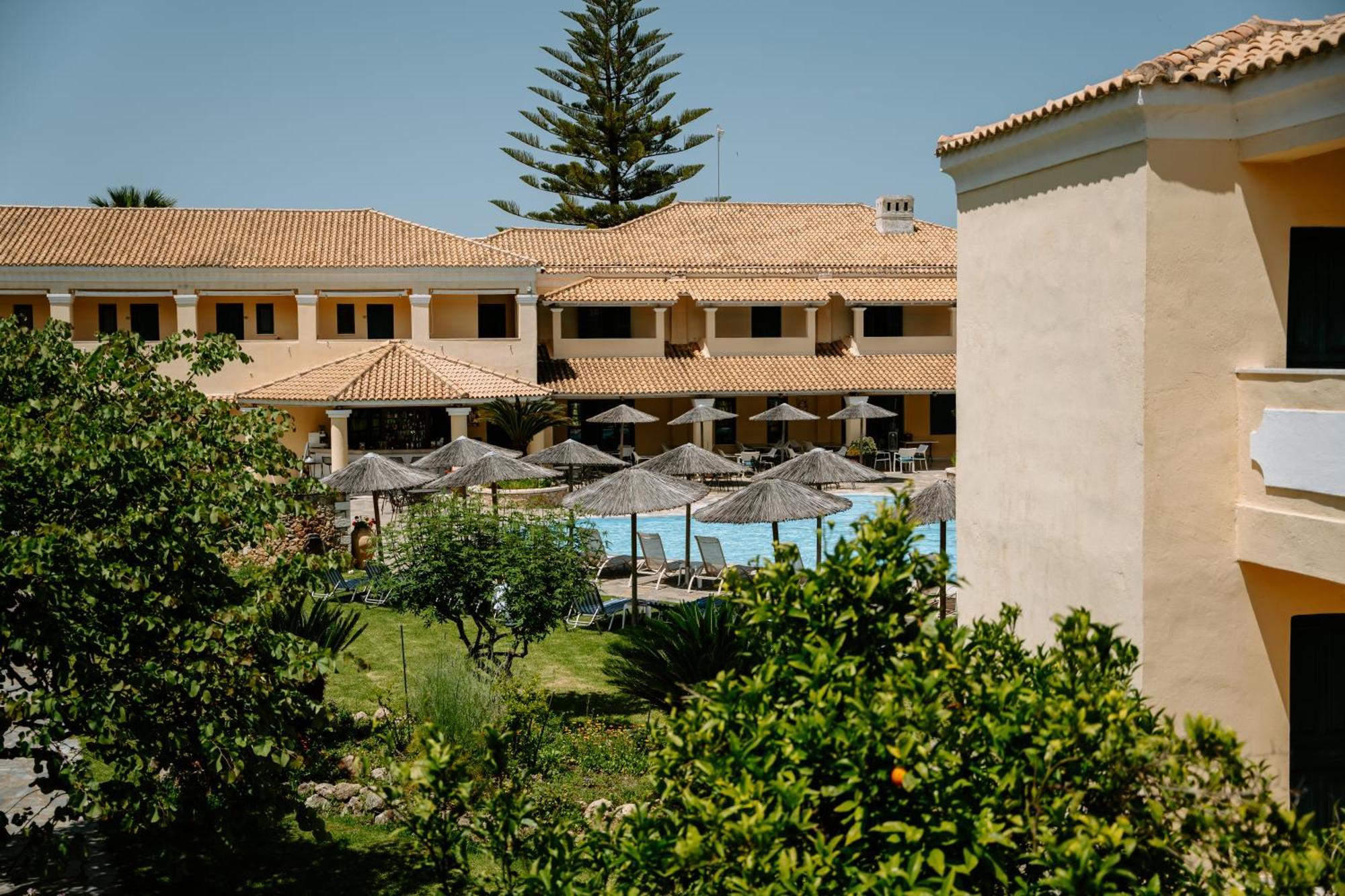 Karavostasi Beach Hotel Perdika  Extérieur photo