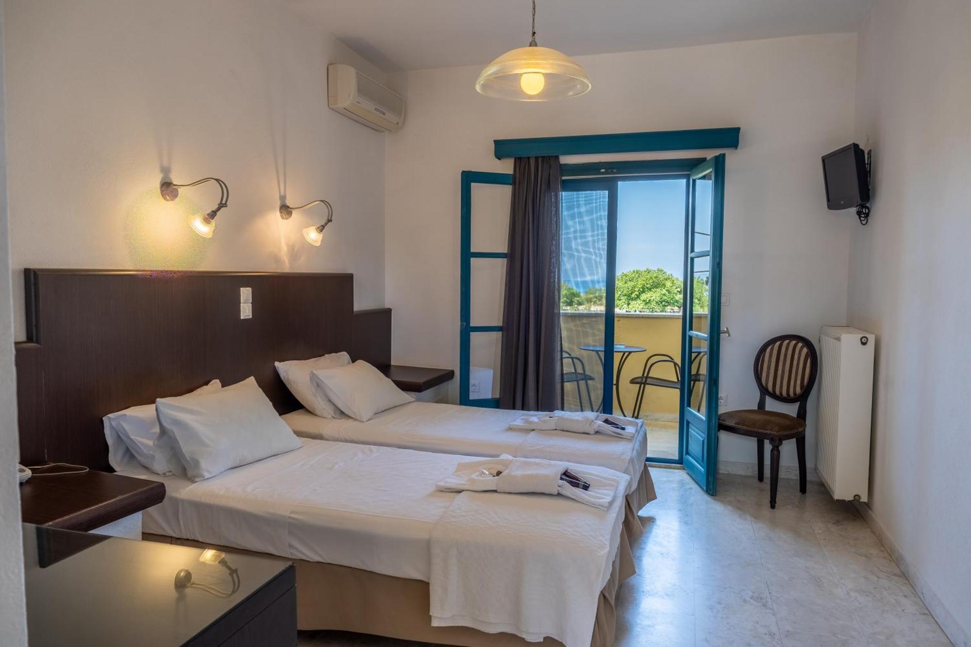 Karavostasi Beach Hotel Perdika  Extérieur photo