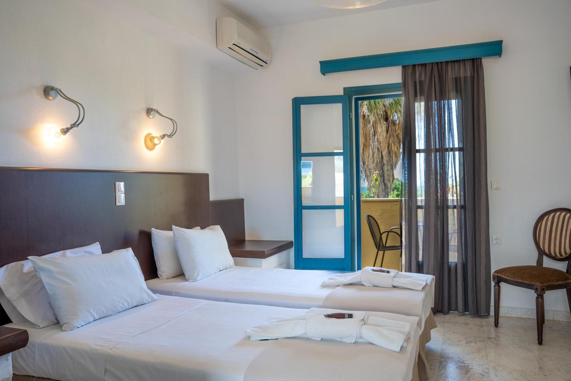 Karavostasi Beach Hotel Perdika  Extérieur photo