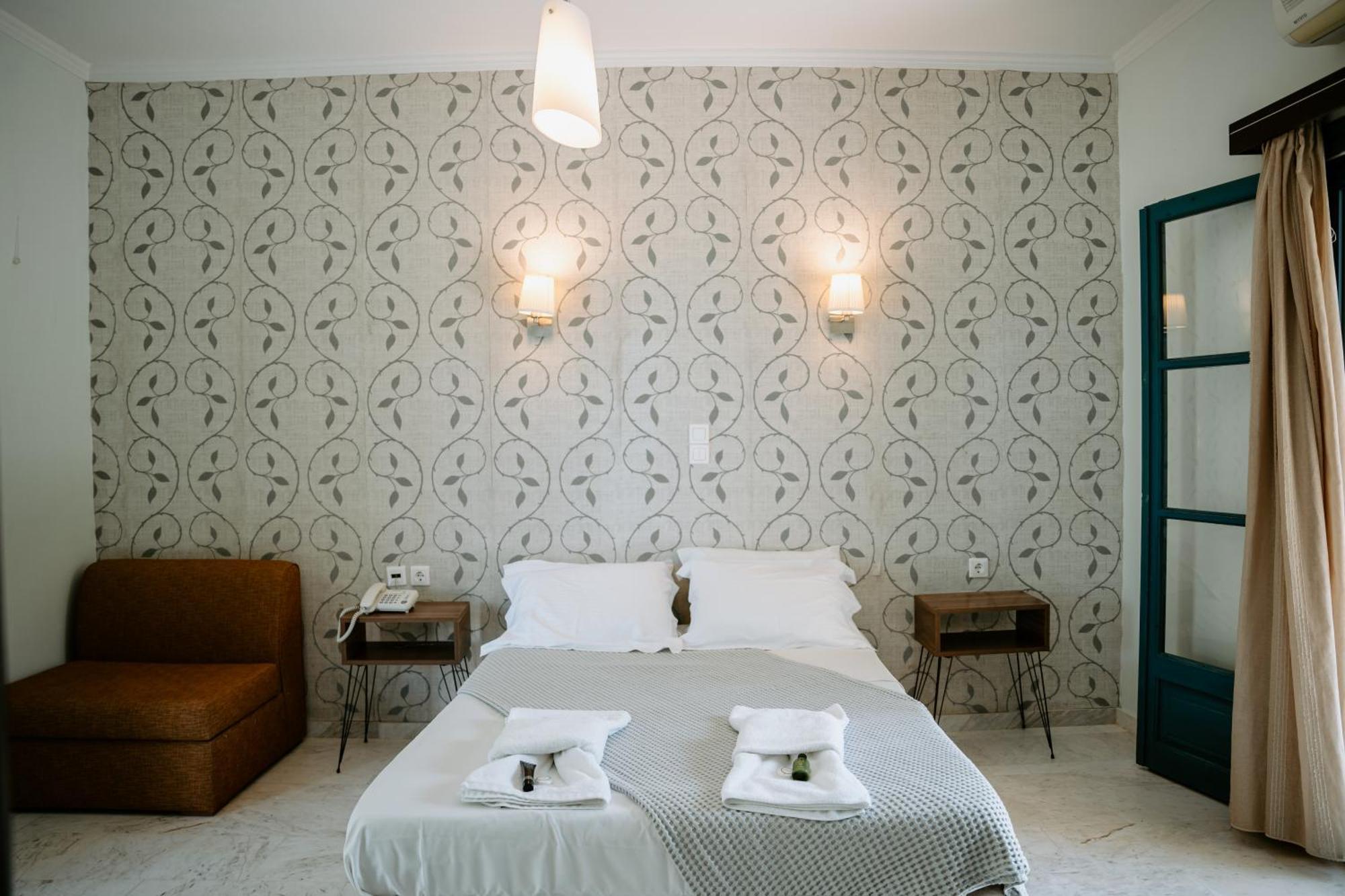 Karavostasi Beach Hotel Perdika  Extérieur photo